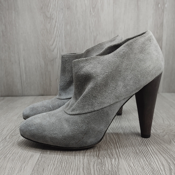 Cole Haan Josephine Suede Ankle Bootie Ironstone Taupe Gray Wooden Heel 9.5 - Picture 2 of 11